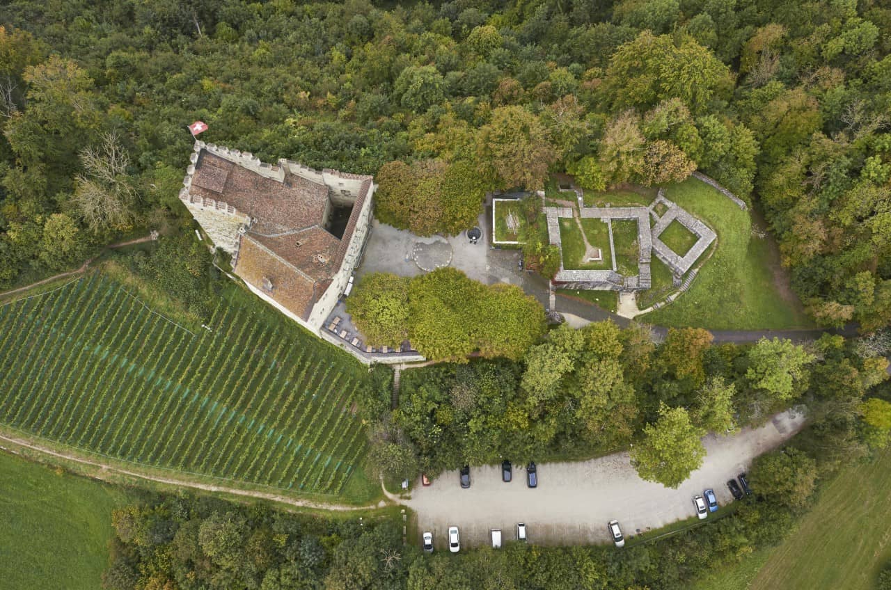 Luftaufnahme von Schloss Habsburg