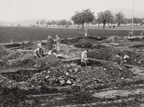 Ausgrabungen im Lindfeld in Lenzburg im Jahr 1950.