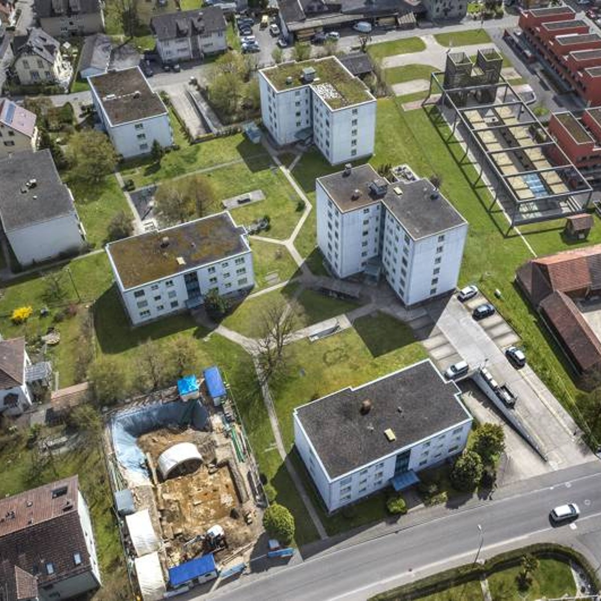 Die Ausgrabungsfläche bei der Dorfstrasse in Windisch aus der Vogelperspektive.