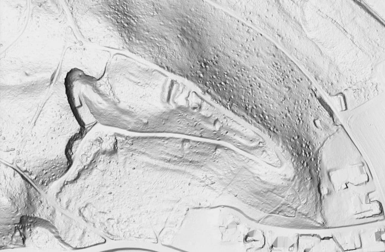 Lidar-Aufnahme der Wallanlage in schwarz-weiss. 