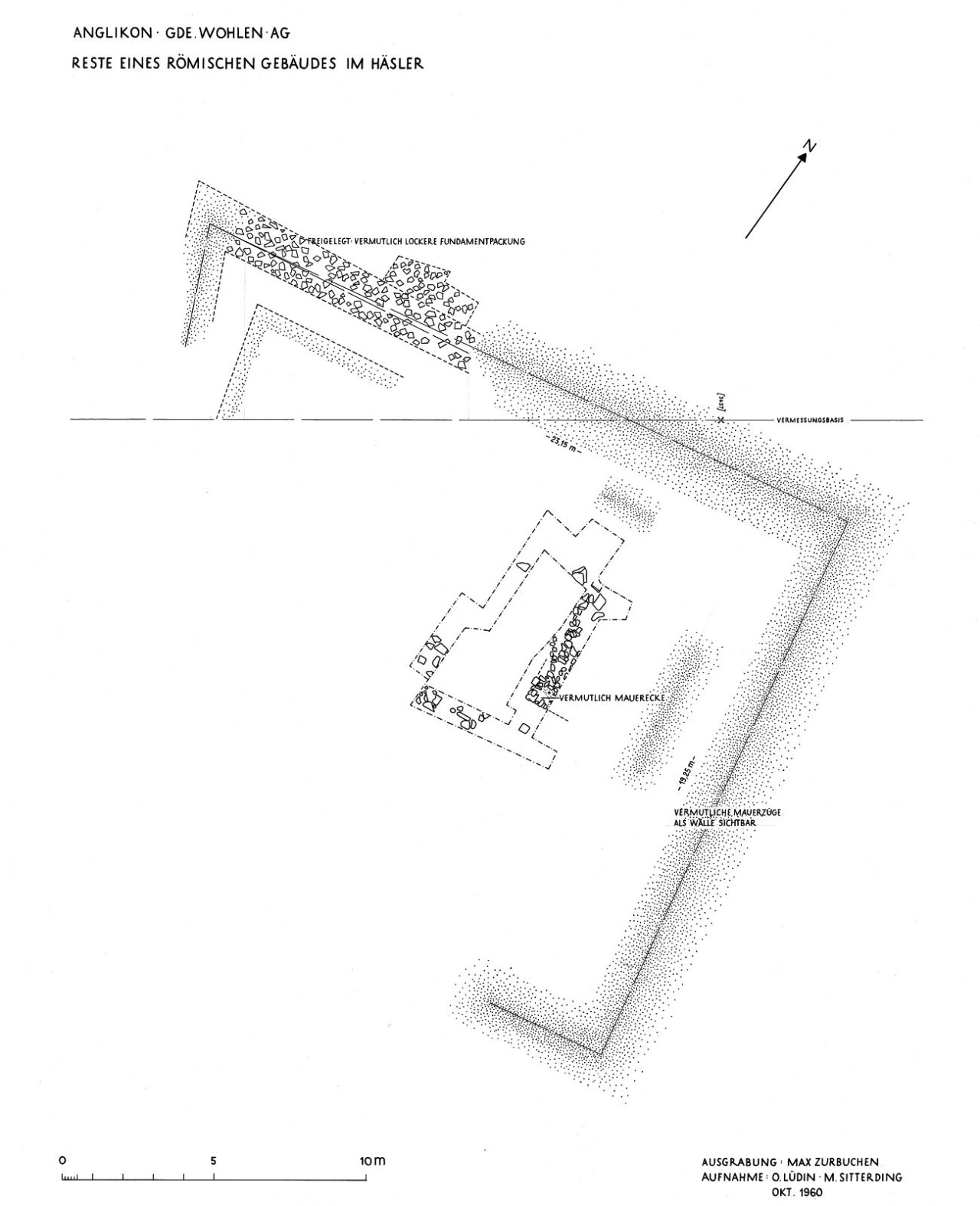 Zeichnung eines Grundrisses eines römischen Gebäudes in Anglikon, AG, mit Beschriftungen zu archäologischen Funden und massstabgerechter Darstellung. Norden ist markiert.