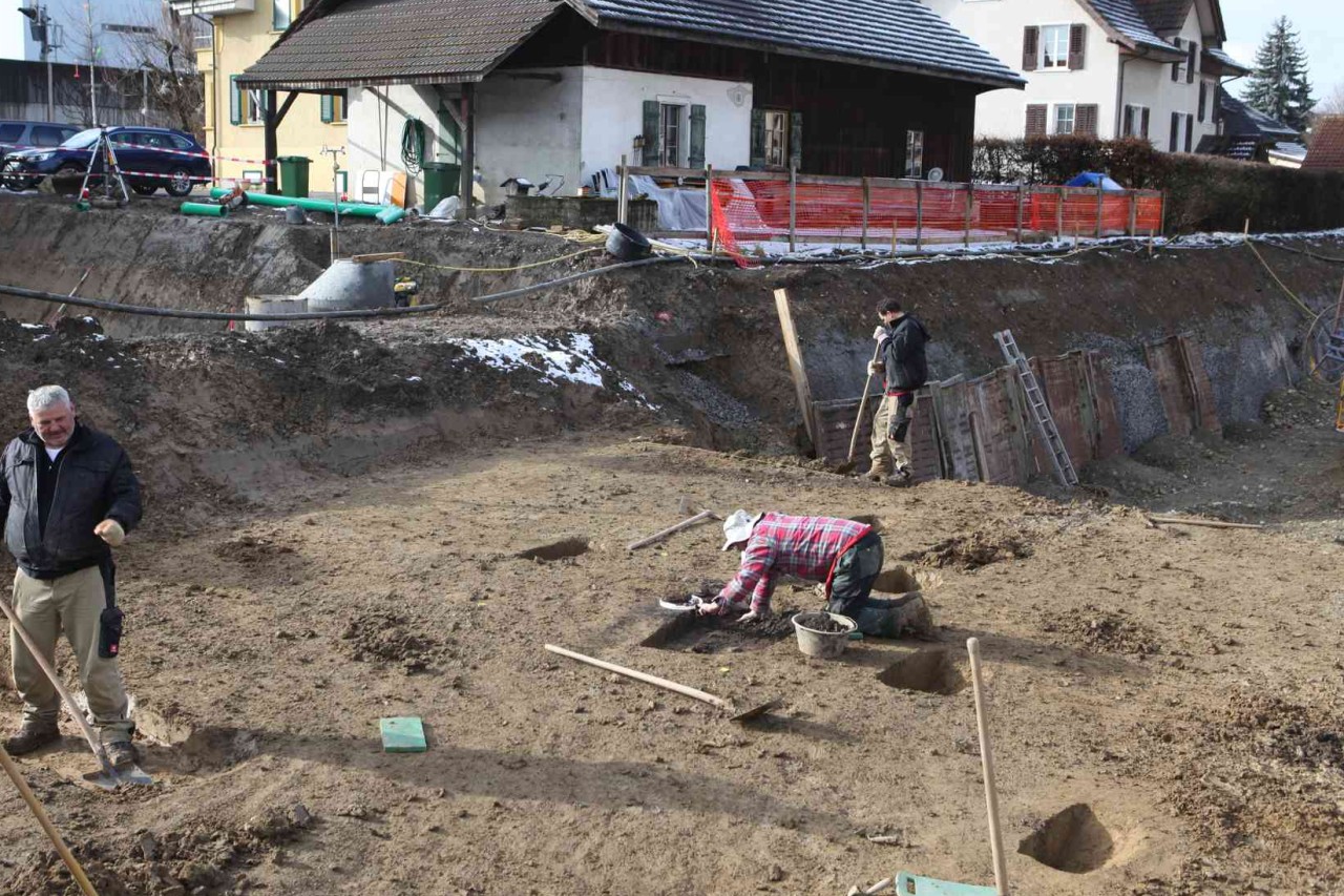 Ausgräber an der Arbeit in Boswil.