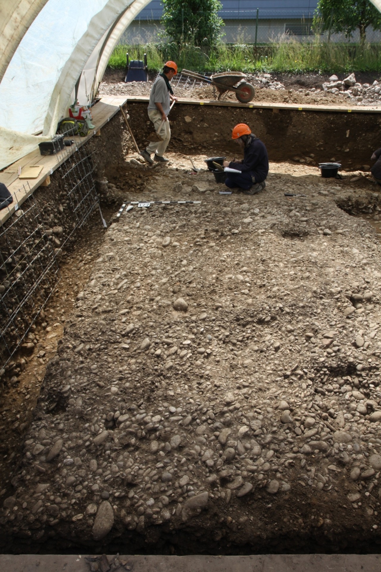 Archäologen bei der Arbeit.