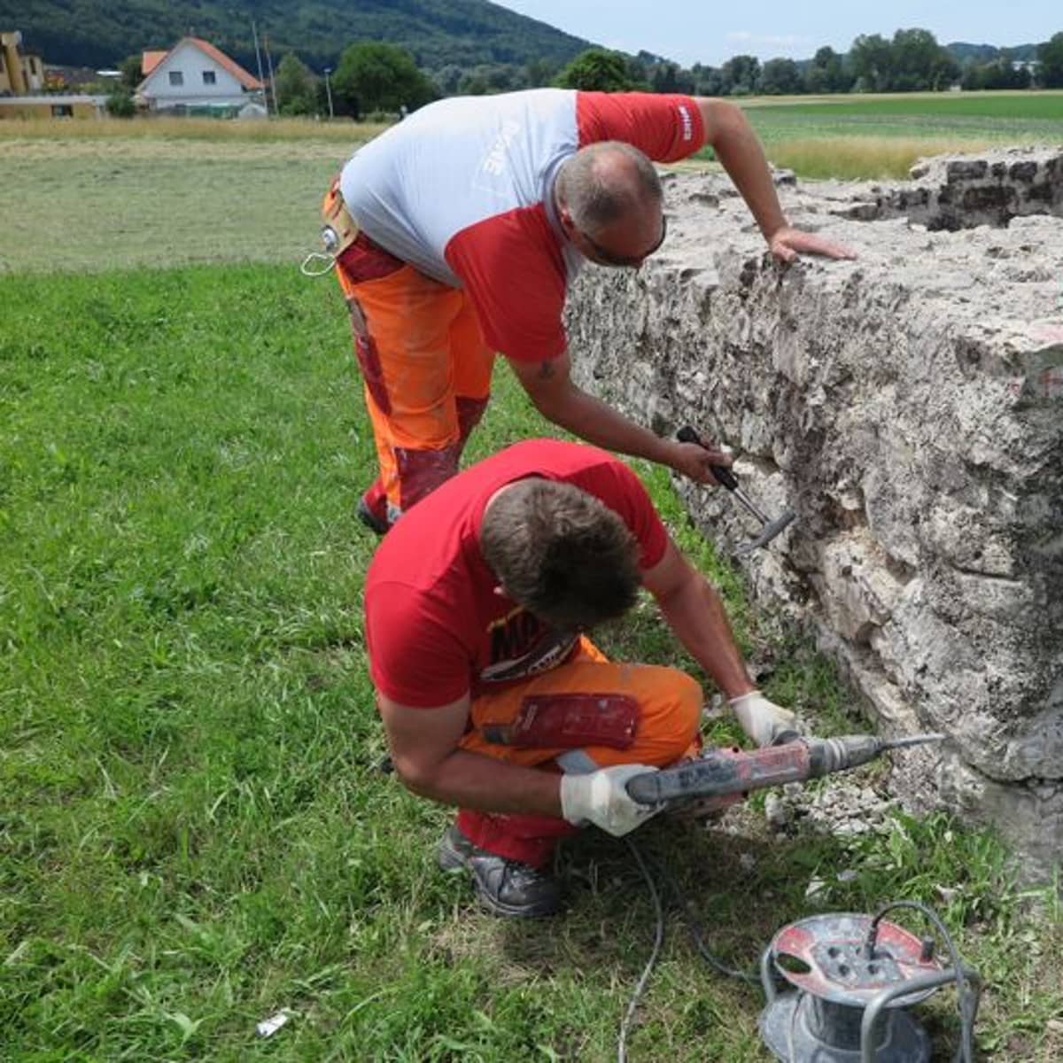 Schlechtes muss weg: Reste von alten Sanierungsmassnahmen müssen entfernt werden.