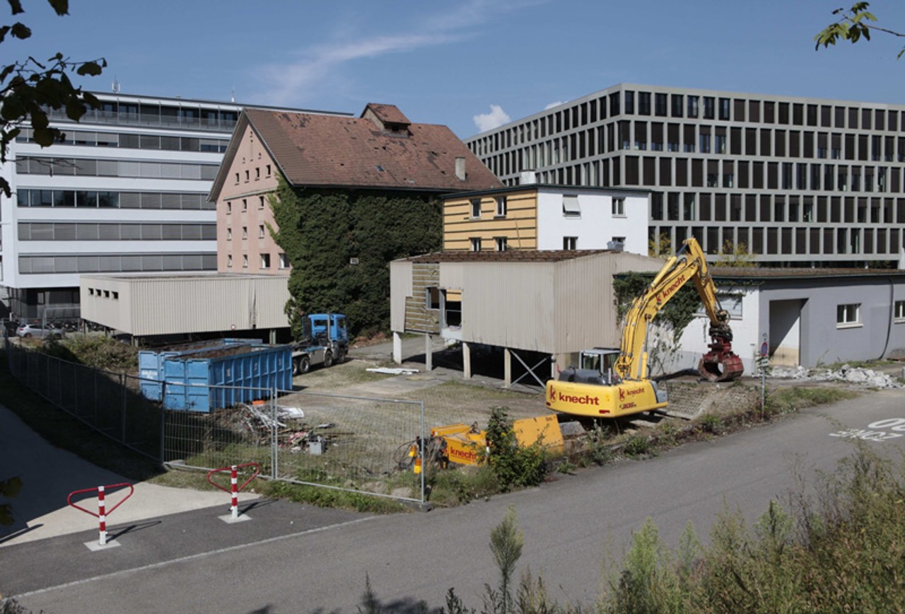 Abbruch vor der Ausgrabung.