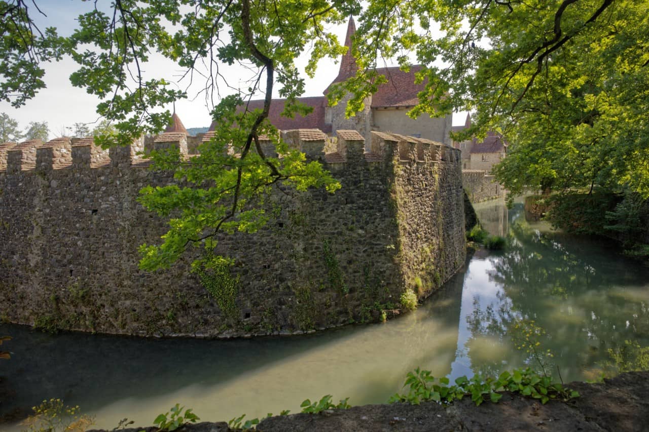 Wassergraben von Schloss Hallwyl.  