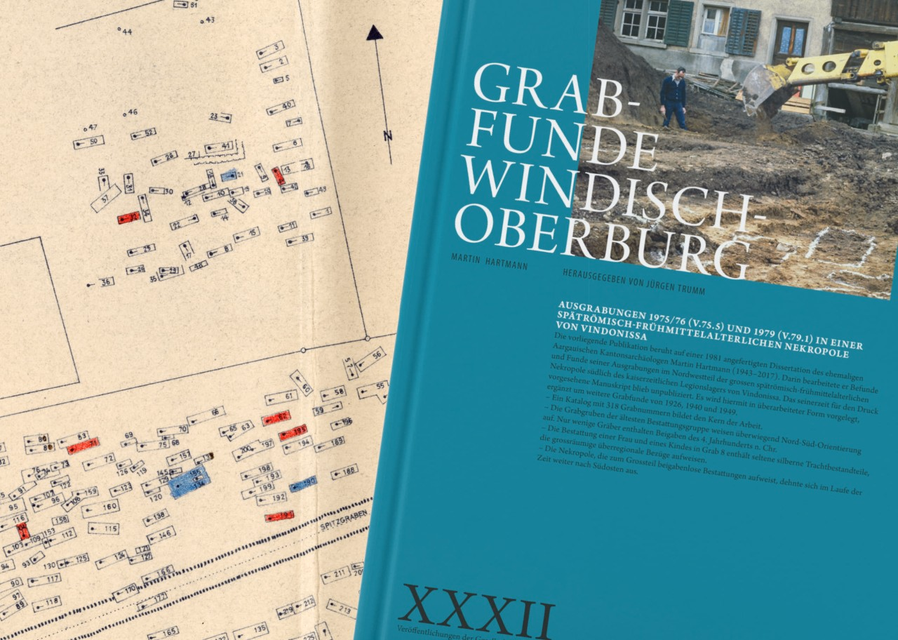 Das Buchcover rechts und links daneben einer Gräberfeldplan mit eingefärbten roten und blauen Gräbern.