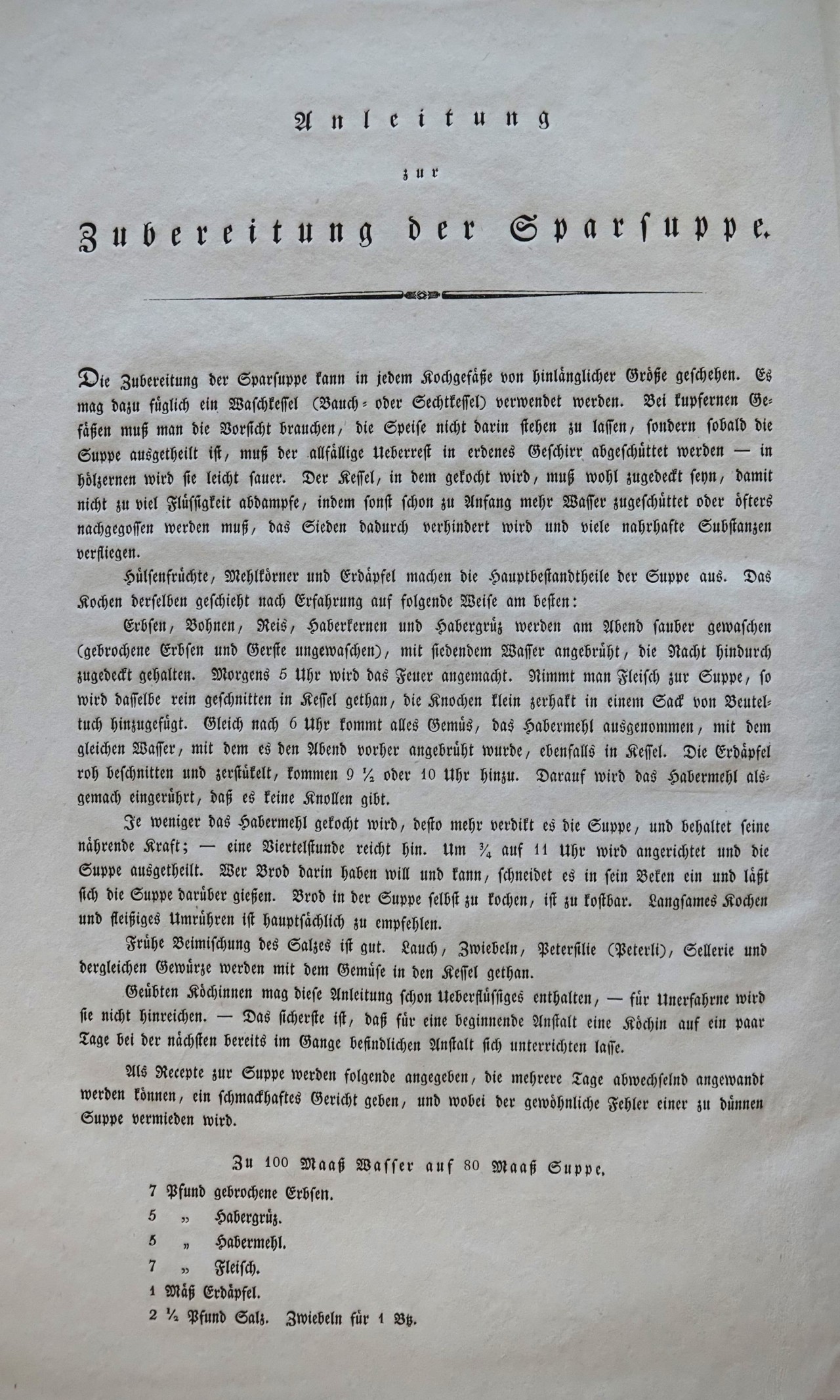 Buchseite zur Zubereitung einer Sparsuppe in alter Schrift. Im unteren Teil die Auflistung der Zutaten.