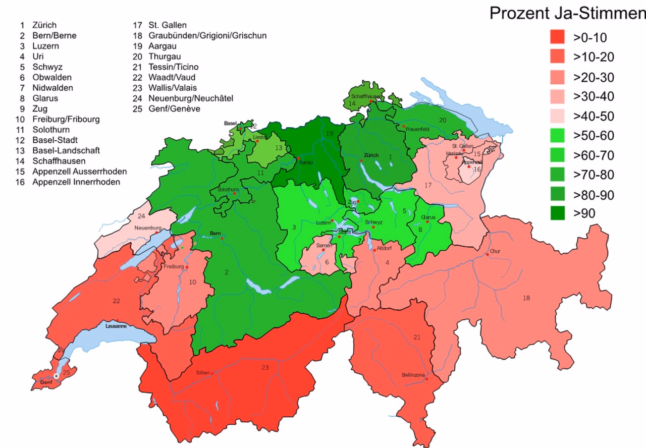 Karte der Schweiz mit grün und rot eingefärbten Kantonen und Bildlegende mit Namen der Kantone und Ja-Stimmen in Prozent.