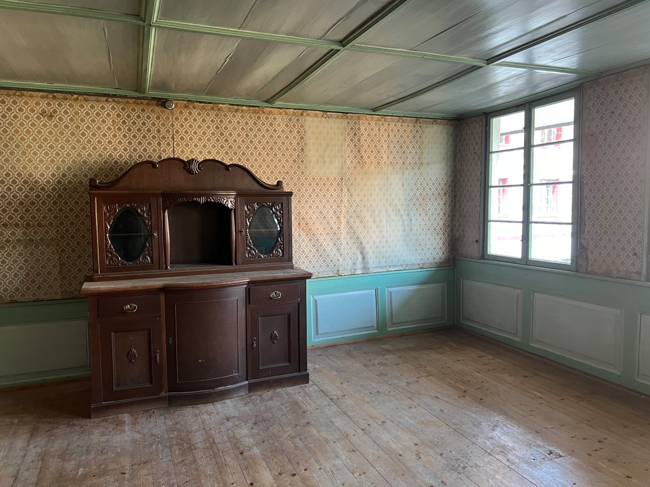 Rohnerhof in Schneisingen, Tapetenzimmer, 2024. 
