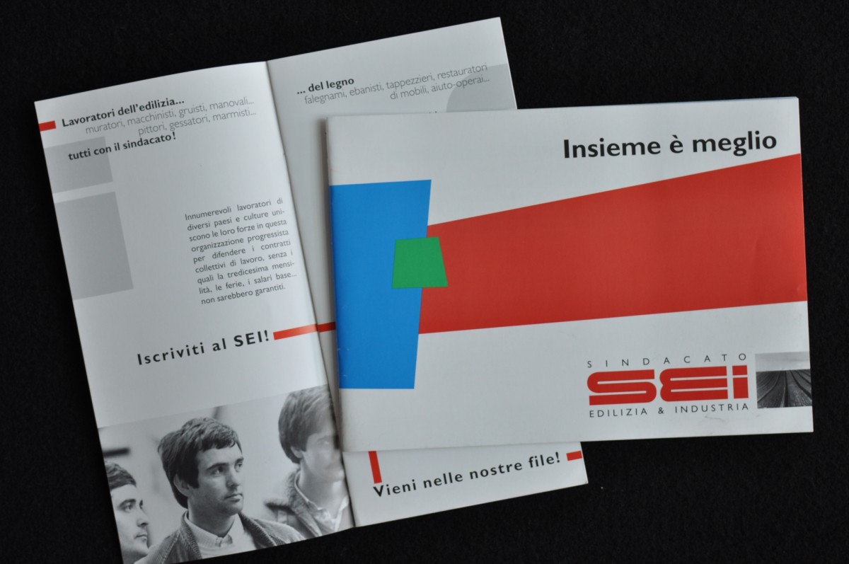 Broschüren zur Mitgliederwerbung der Gewerkschaft Bau und Industrie in den 1990er Jahren mit dem Titel "Insieme è meglio".