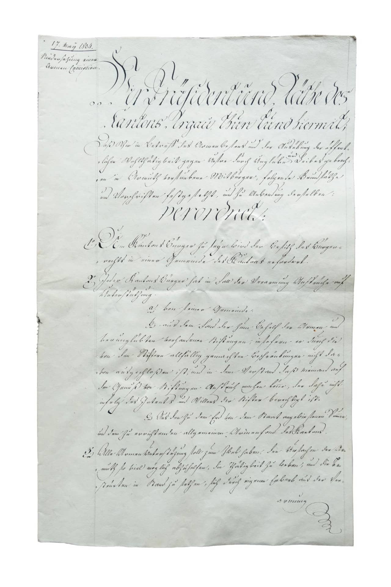 Das erste Armengesetz befindet sich auf einem fünfseitigen Dokument, welches mit Feder von Hand in Kurrentschrift festgehalten ist. Dieses Bild zeigt die erste Seite.