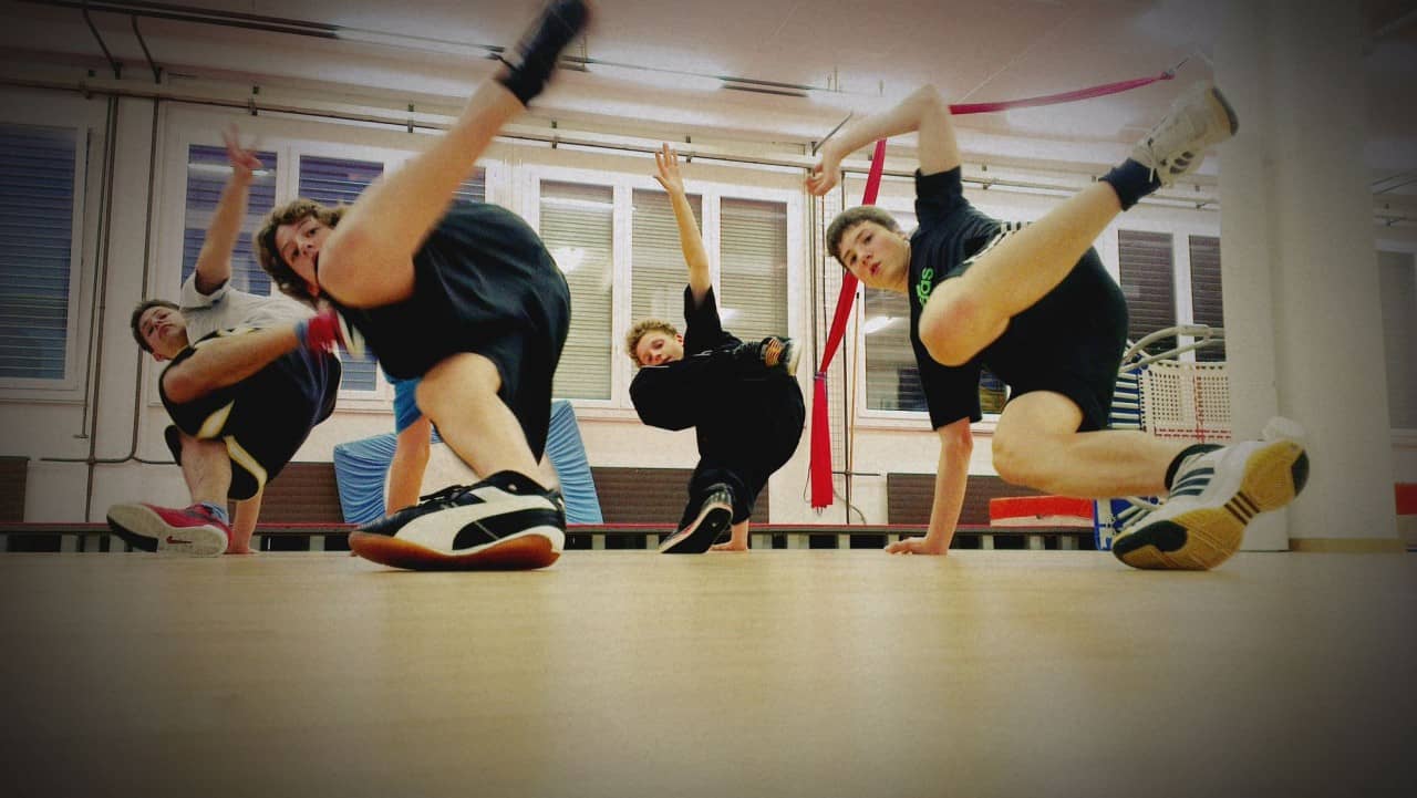 Breakdance-Klasse in einem Tanzstudio