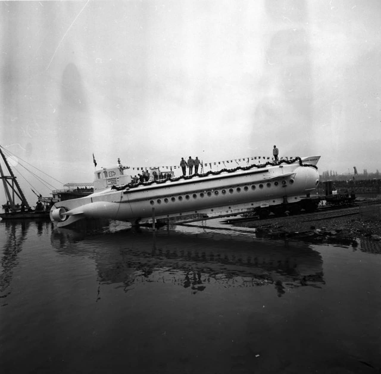 Das U-Boot Mesoscaph an der Expo 1964. 