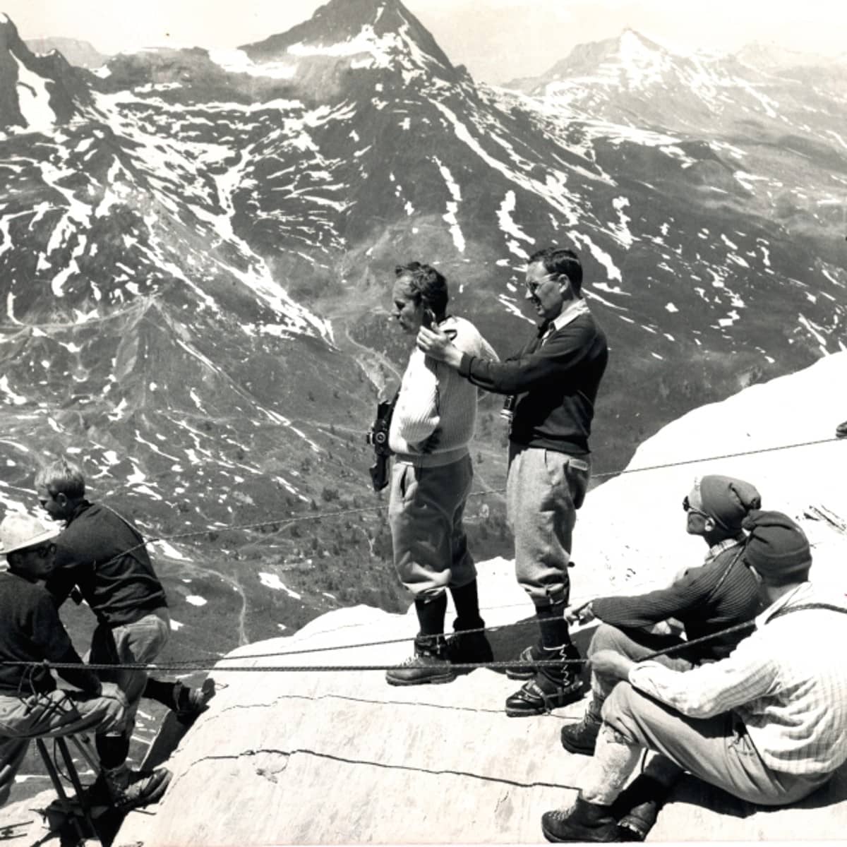 Hilti Von Allmen, Luis Trenker und Toni Sailer vor einer Bergkulisse im Film Eigernordwand, 1962