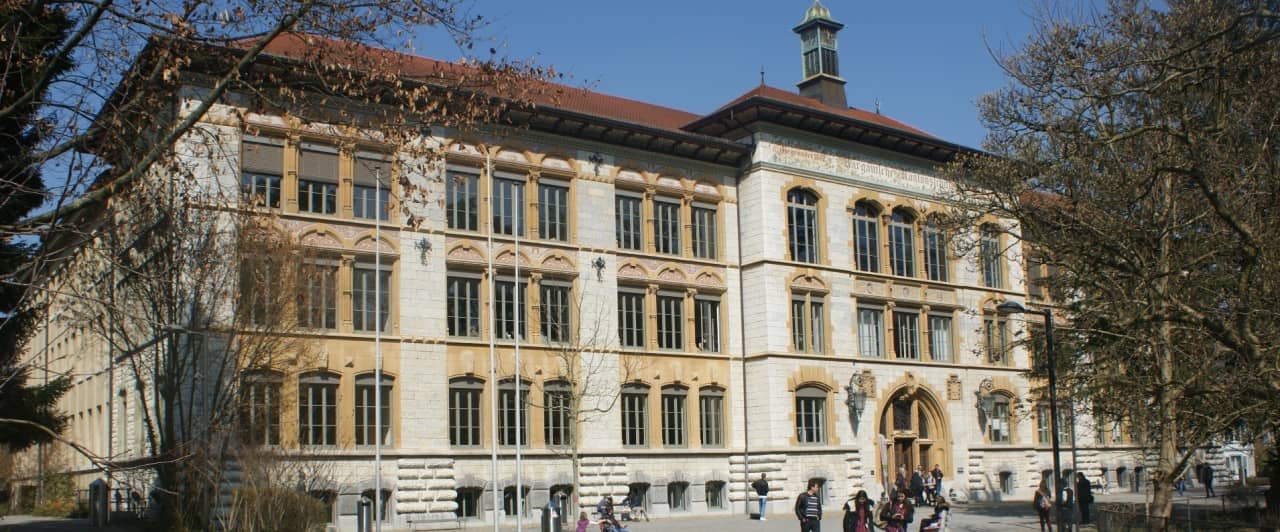 Aussenansicht des Albert-Einstein-Hauses der Alten Kantonsschule Aarau