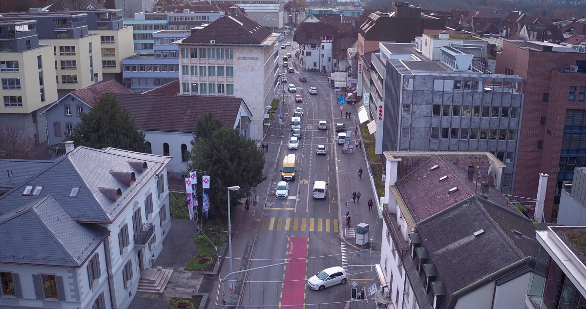 Foto zeigt Bahnhofstrasse, Blick in Richtung Aargauerplatz