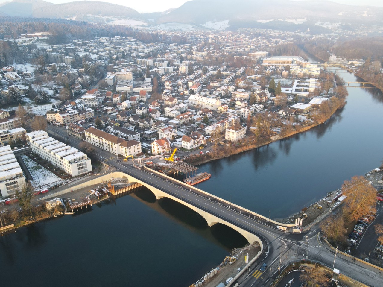 Aarebrücke Aarau mit Schnee Ende Dezember 2022