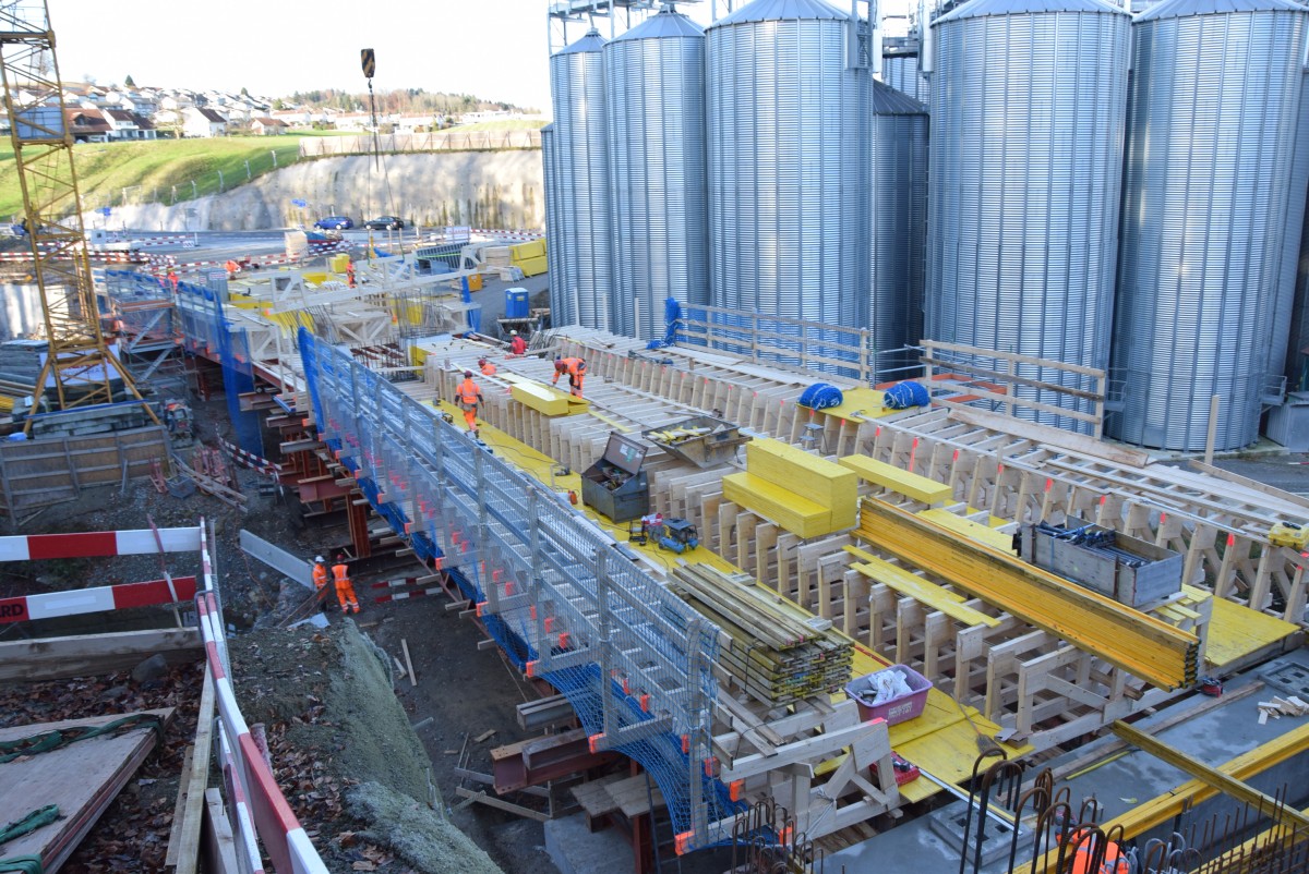 Lehrgerüstbau für die Bachtalbrücke