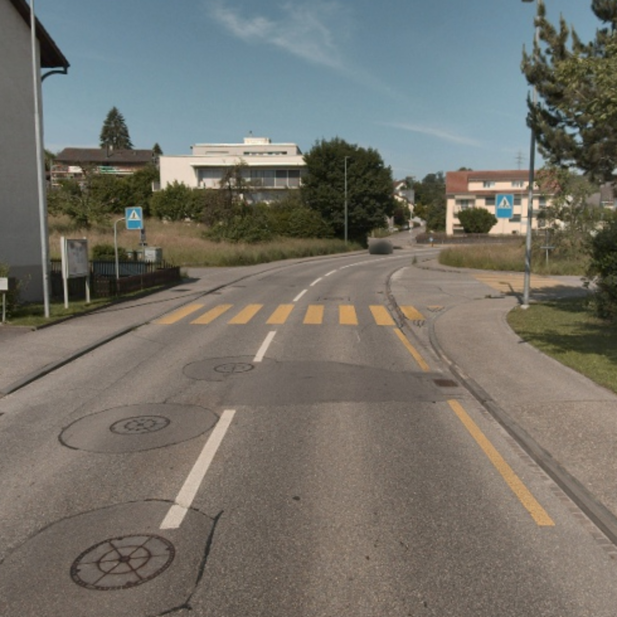 Sicht auf die bestehende Fussgängerquerung auf Höhe Wallenmattstrasse
