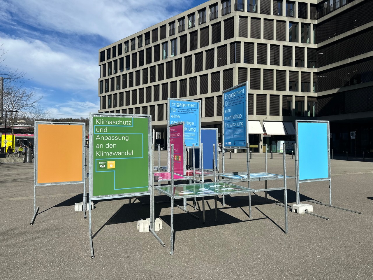 Outdoor-Ausstellung an der FHNW Campus Brugg-Windisch.
