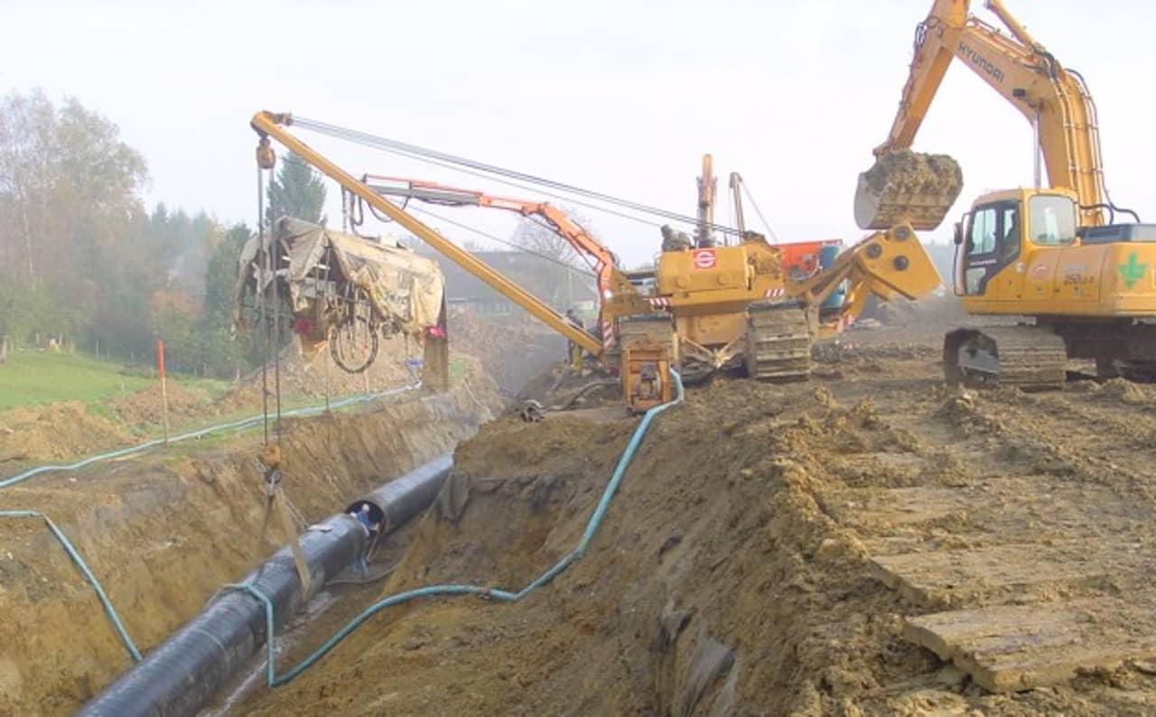 Für die Verlegung einer Gasleitung sind grosse Bodeneingriffe notwendig.