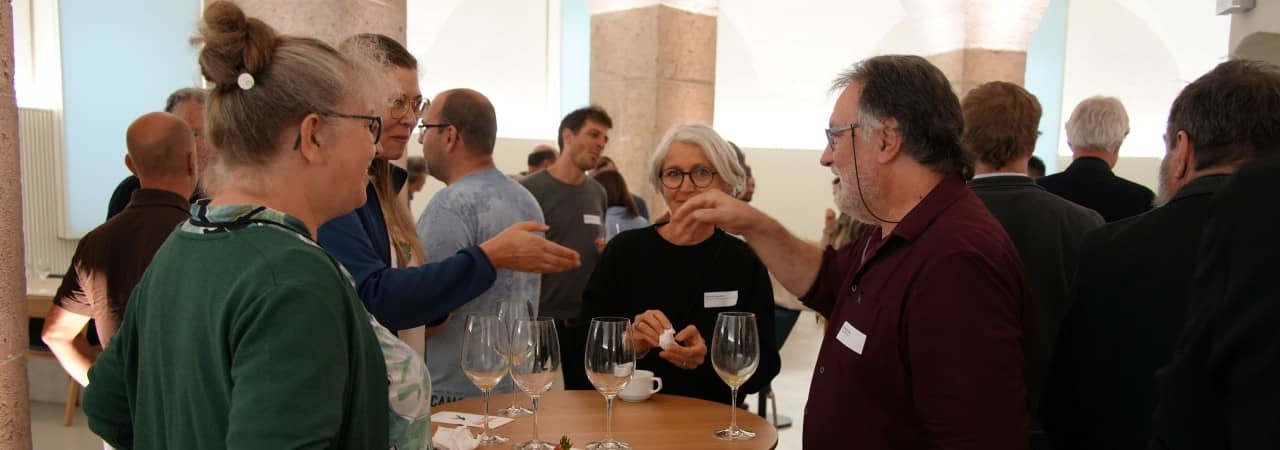 Vernetzung der Teilnehmenden während des Apéros