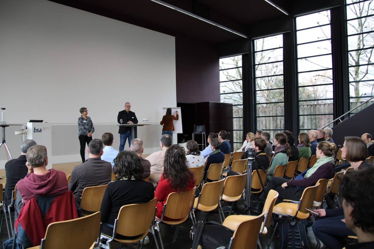 Angeregtes Mitmachen beim Workshop zum Thema Biodiversität auf Firmenarealen