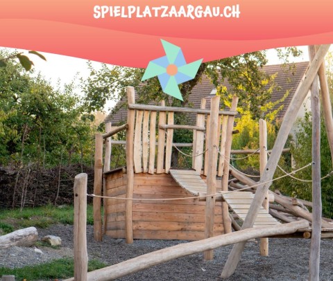 Logos spielplatzaargau mit Spielhütte