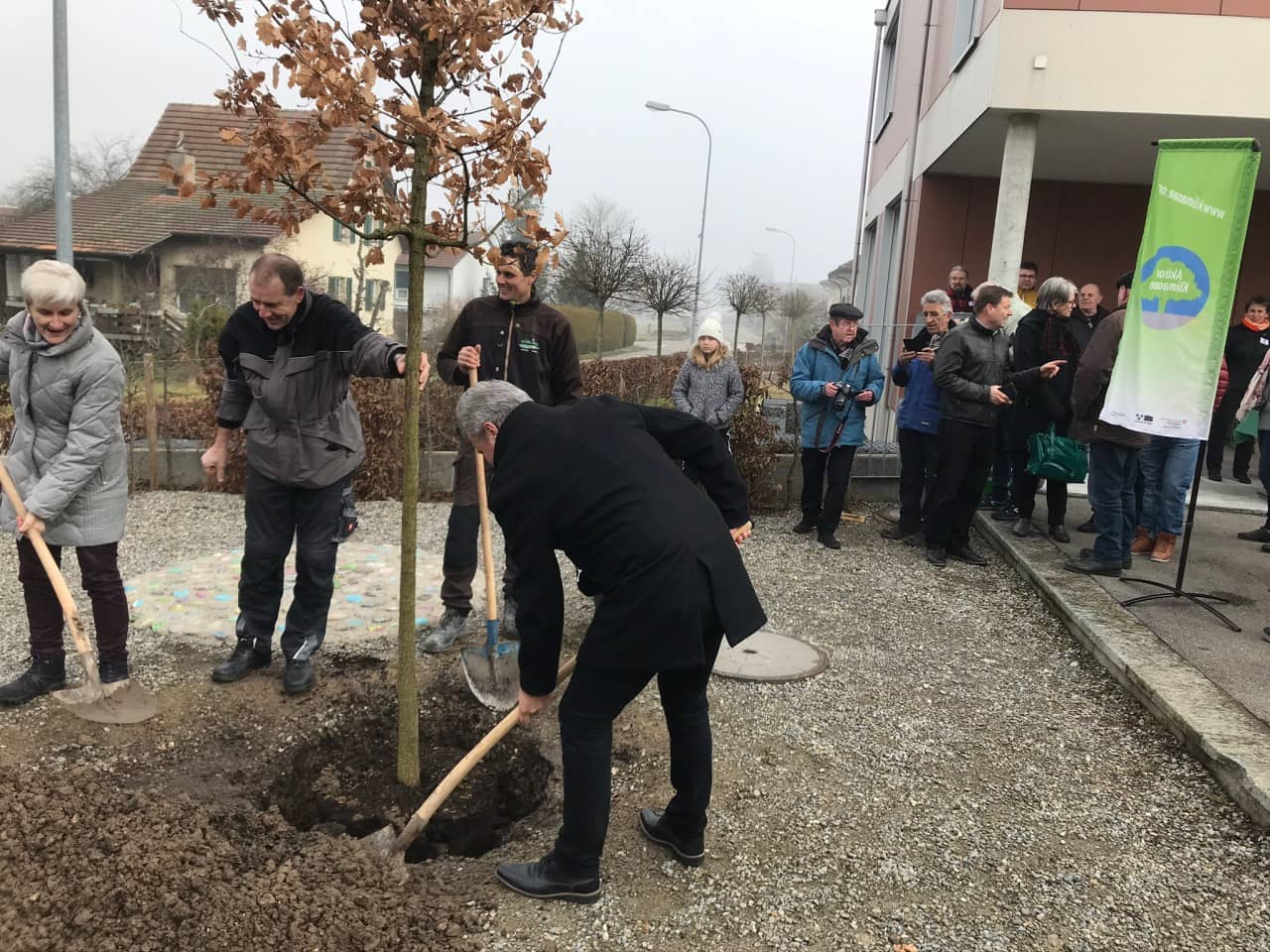 Baumpflanzung Klimaoase Dintikon