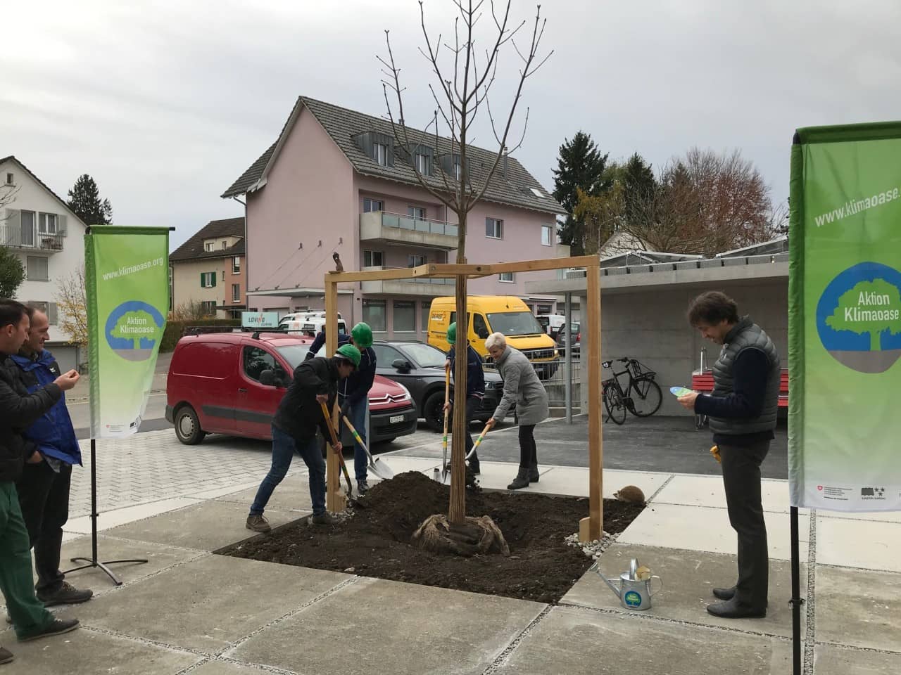 Baumpflanzung Klimaoase Windisch