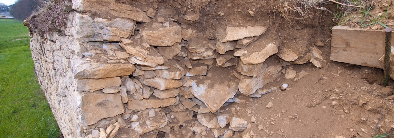 Natursteinmauer