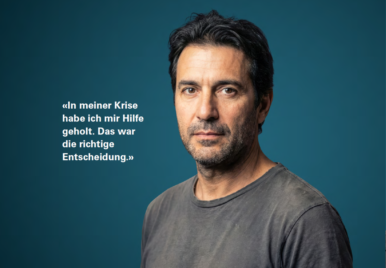 Mann schaut frontal in Kamera. Daneben der Text: "In meiner Krise habe ich mir Hilfe geholt. Das war die richtige Entscheidung.".