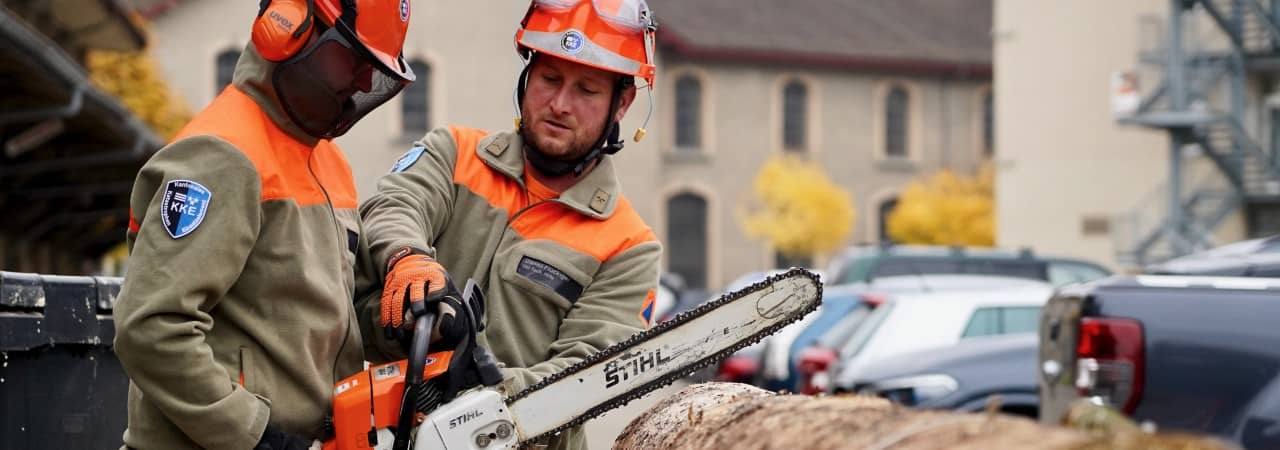 Instruktion für den Umgang mit der Kettensäge