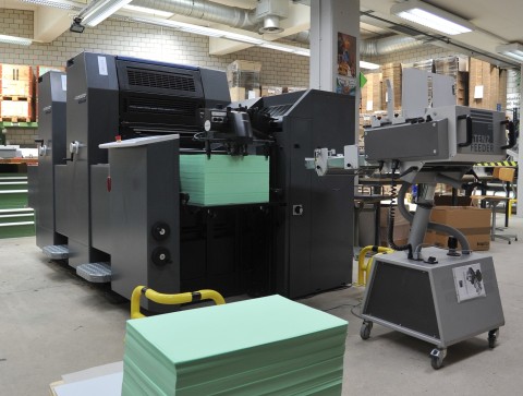 Schrumpfmaschine in der Druckerei