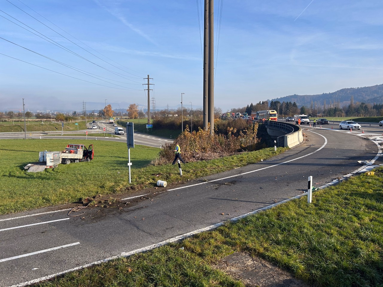 Unfallfharzeug Autobahnausfahrt Aarau-West.