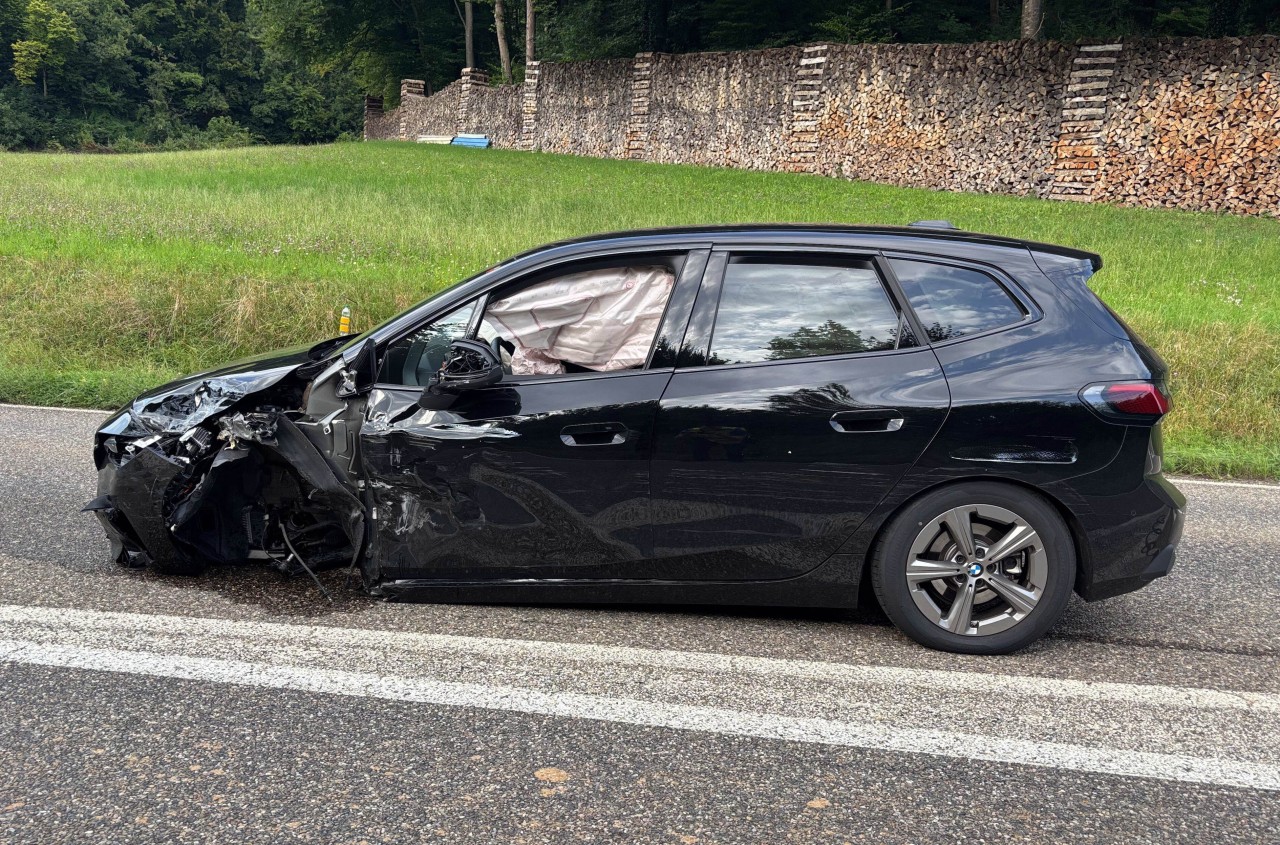 Demolierter Unfallwagen.