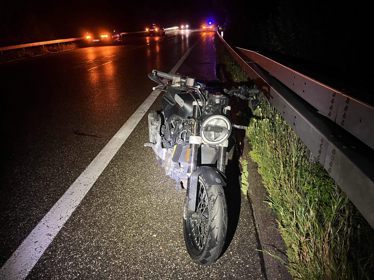 Verunfalltes Motorrad.