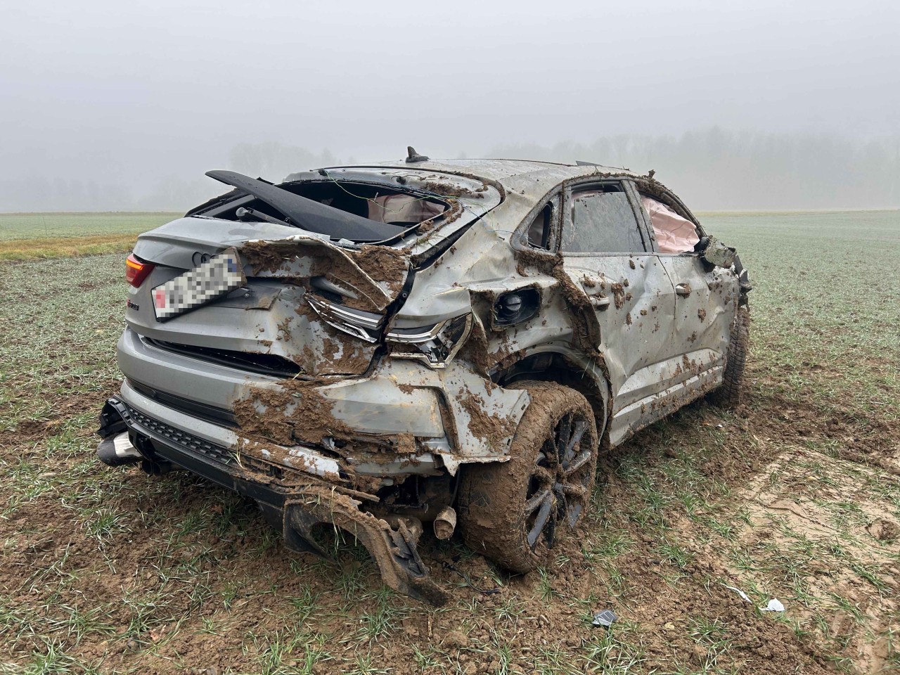 Demolierter Unfallwagen.