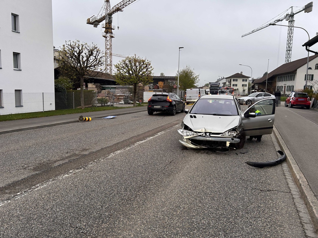 Unfallfahrzeug nach seitlich-frontaler Kollision.