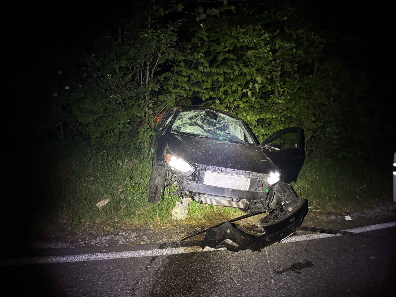 Demolierter Unfallwagen.