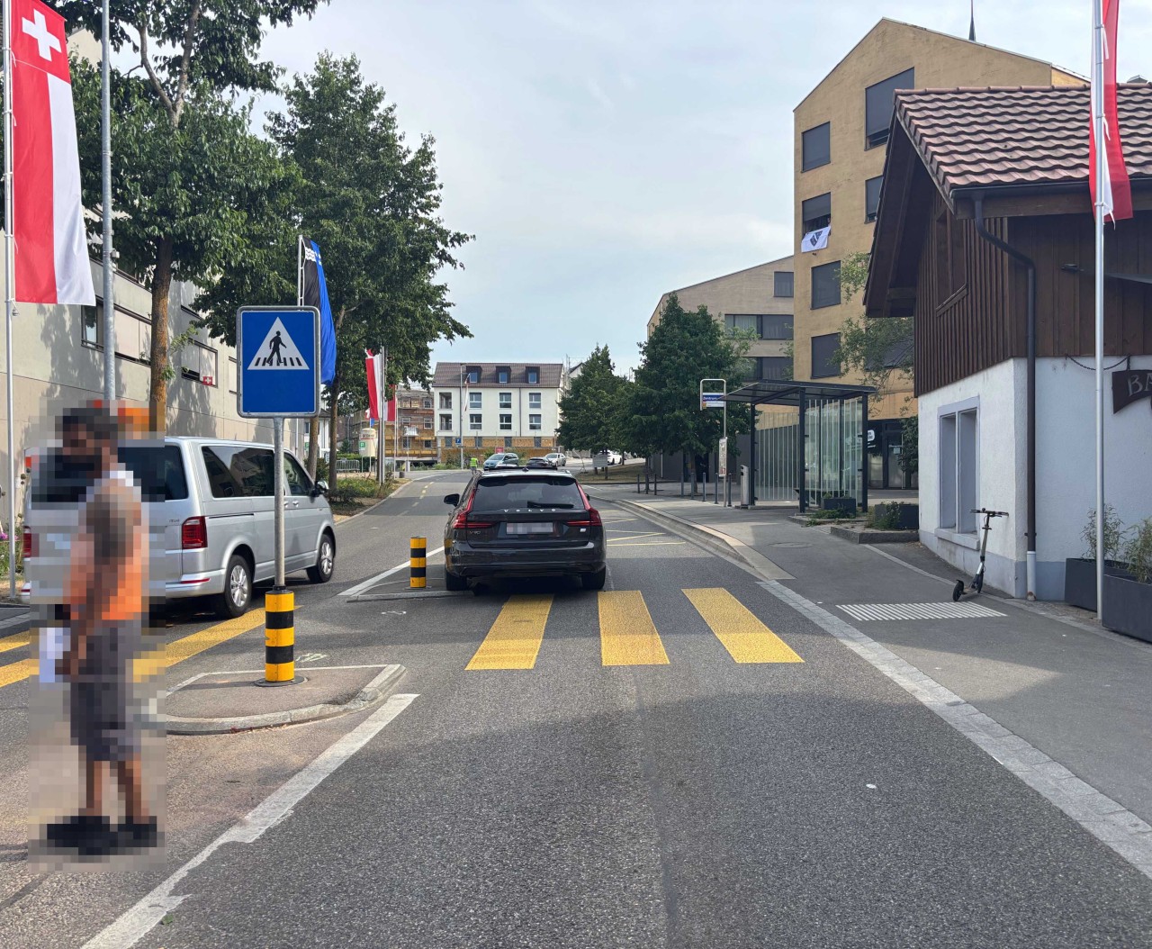 Verkehrsunfall Fussgängerstreifen.