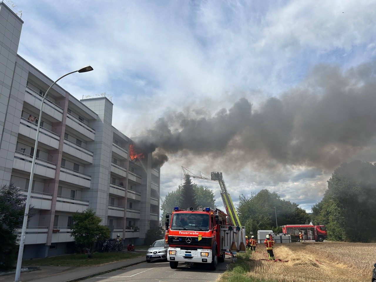 Brennende Wohnung mit starkem Qualm.
