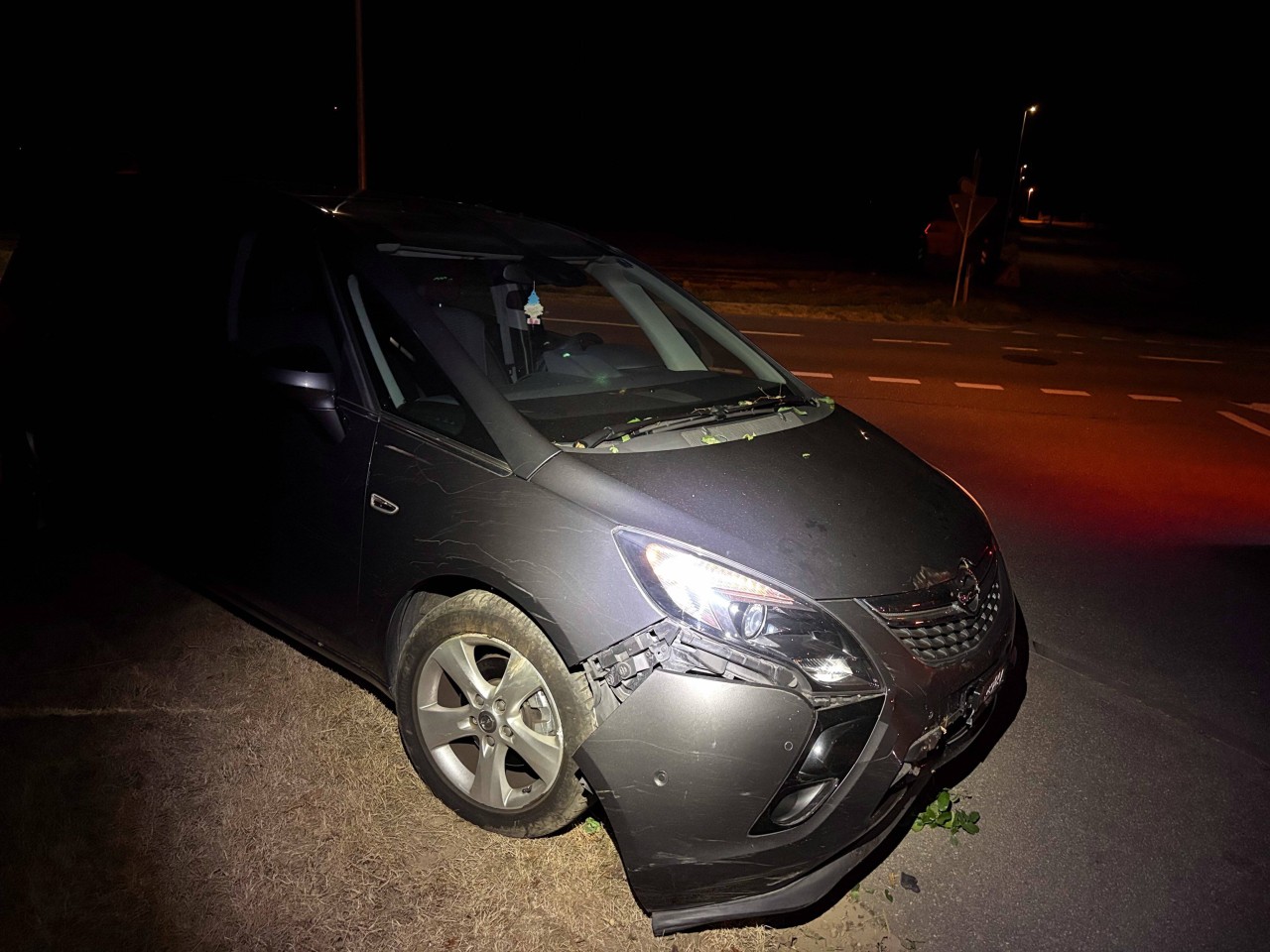 Beschädigter Unfallwagen.