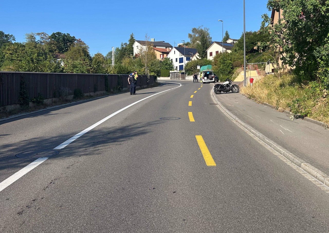 Unfallstelle mit Motorrad.