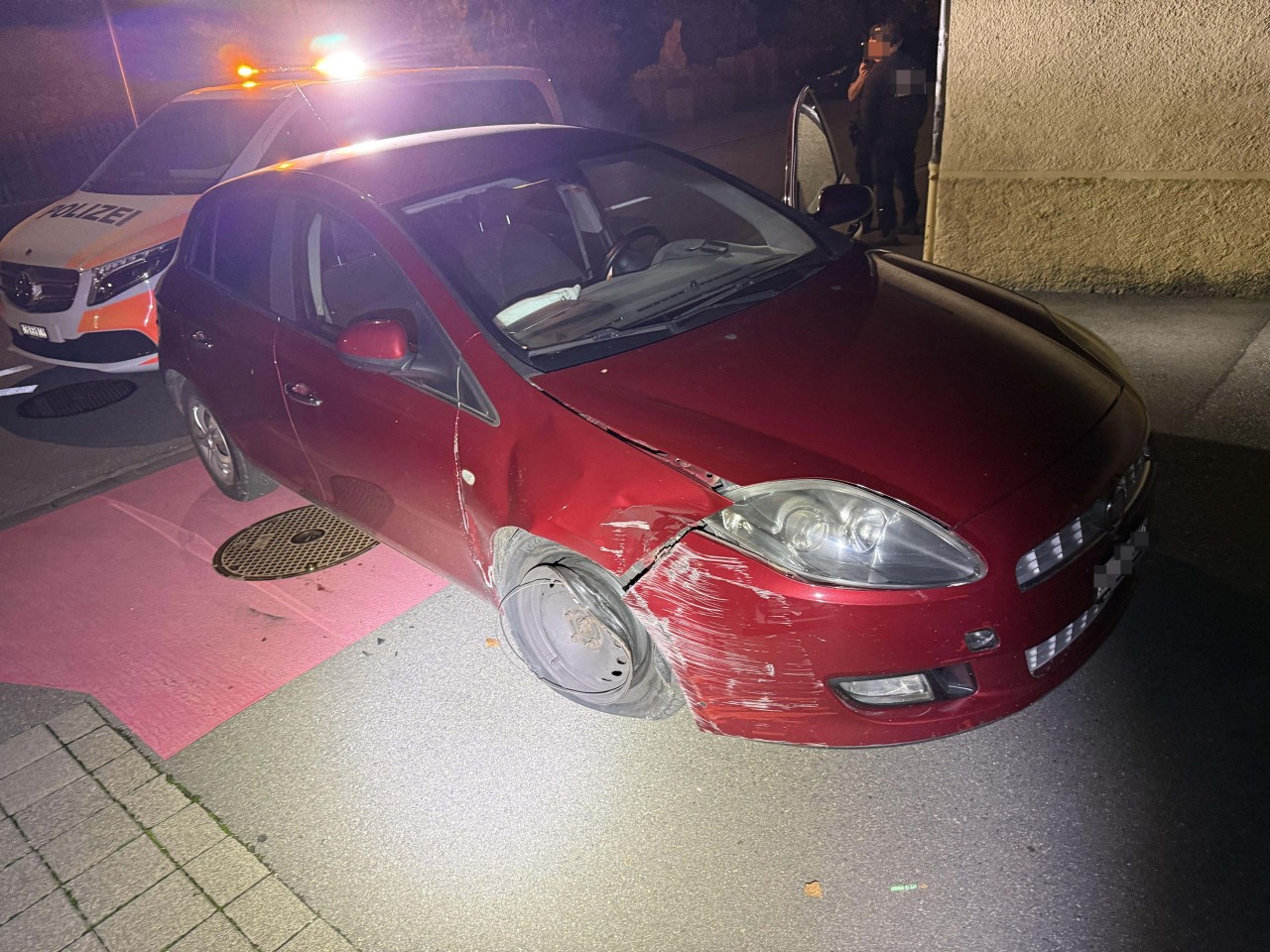 Beschädigter Unfallwagen.