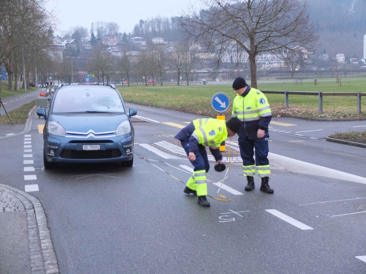 Unfallspezialisten der Kantonspolizei Aargau im Einsatz