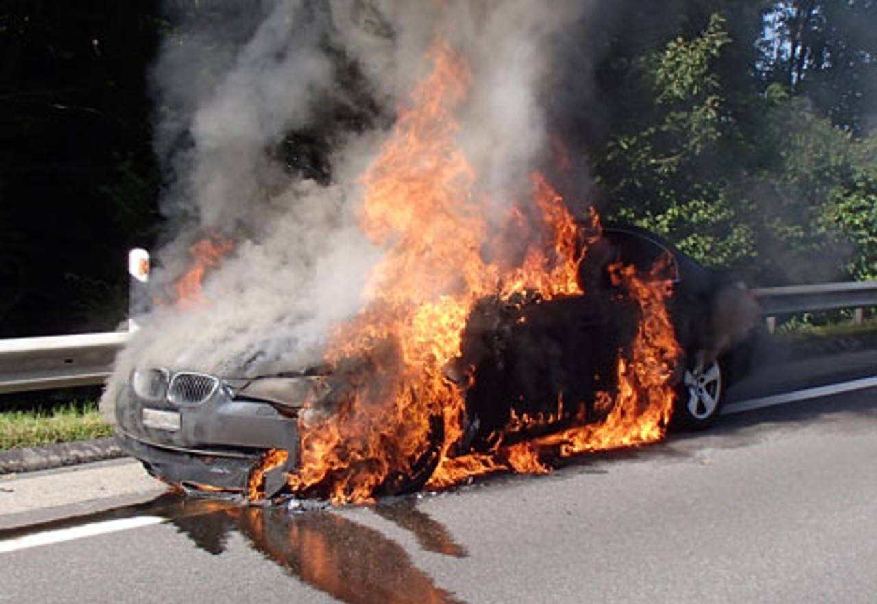 BMW in Vollbrand