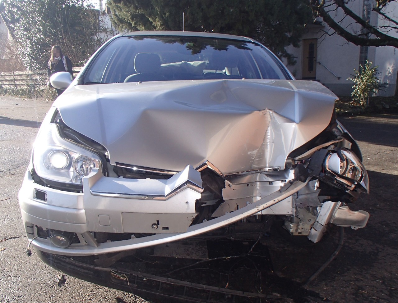 Beschädigter Citroën des Unfallverursachers