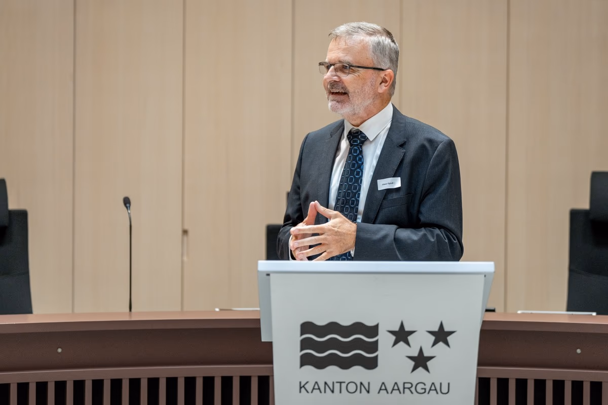 Porträt von Viktor Egloff, Präsident der Justizleitung Gerichte Kanton Aargau.